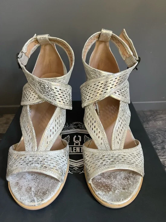 Silent D Guthrie Gold Shimmer Leather Heel Sandals W11 EU 41 Anthropologie - Picture 2 of 10